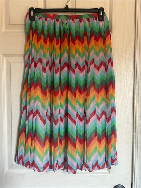 Romeo & Juliet Couture Dresses & Skirts - NWT Romeo & Juliet couture multicolor pull on pleated skirt size Medium
